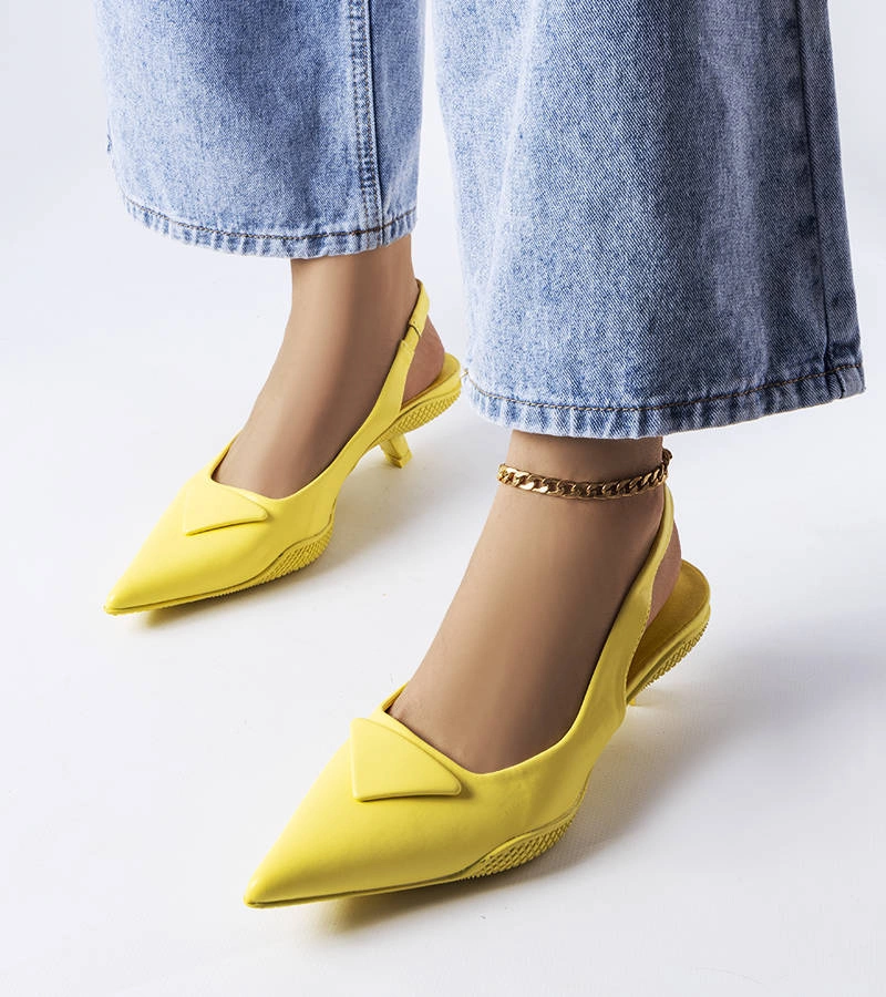 Sárga alacsony sarkú Gougeon szandál