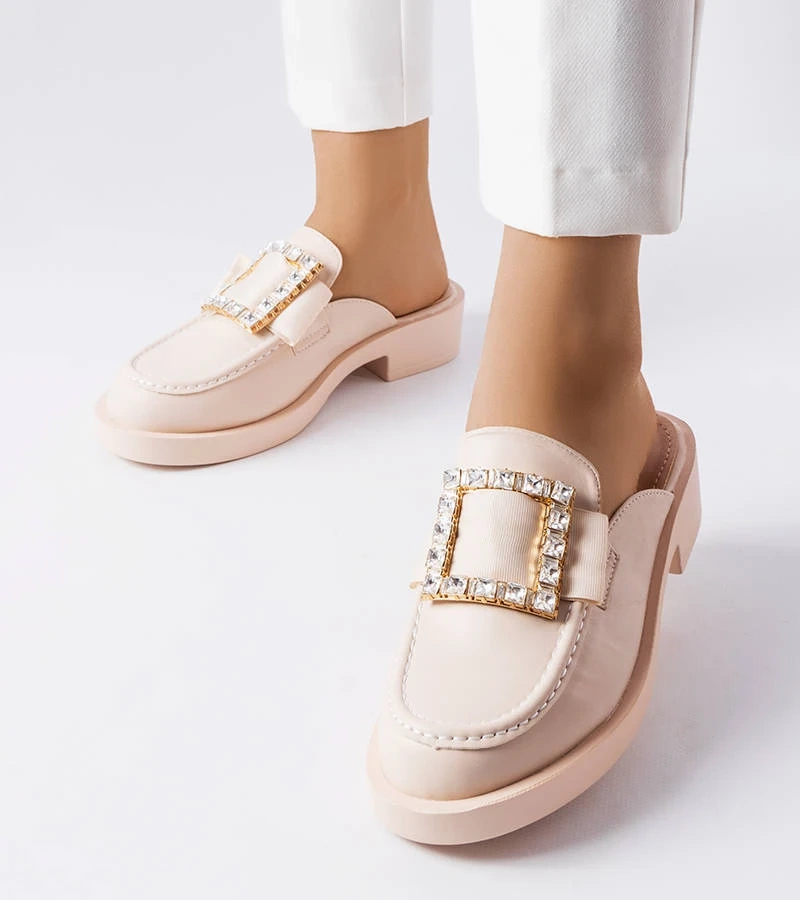 Columbus beépített orrú bézs papucs