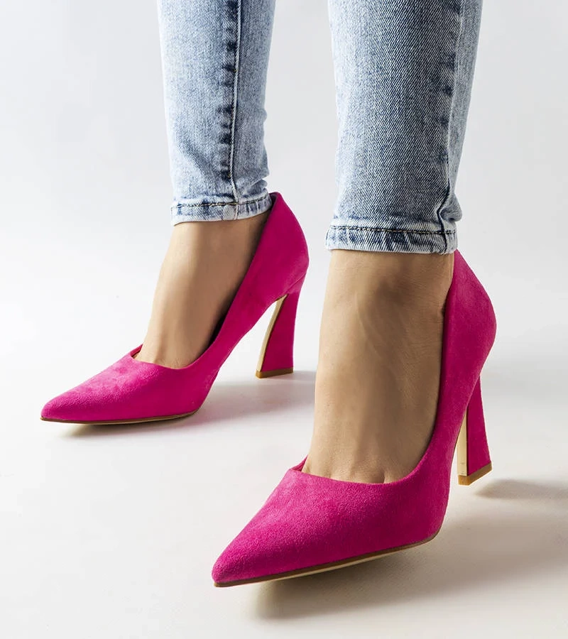 Rózsaszín cipők aszimmetrikus tűsarokkal Linda