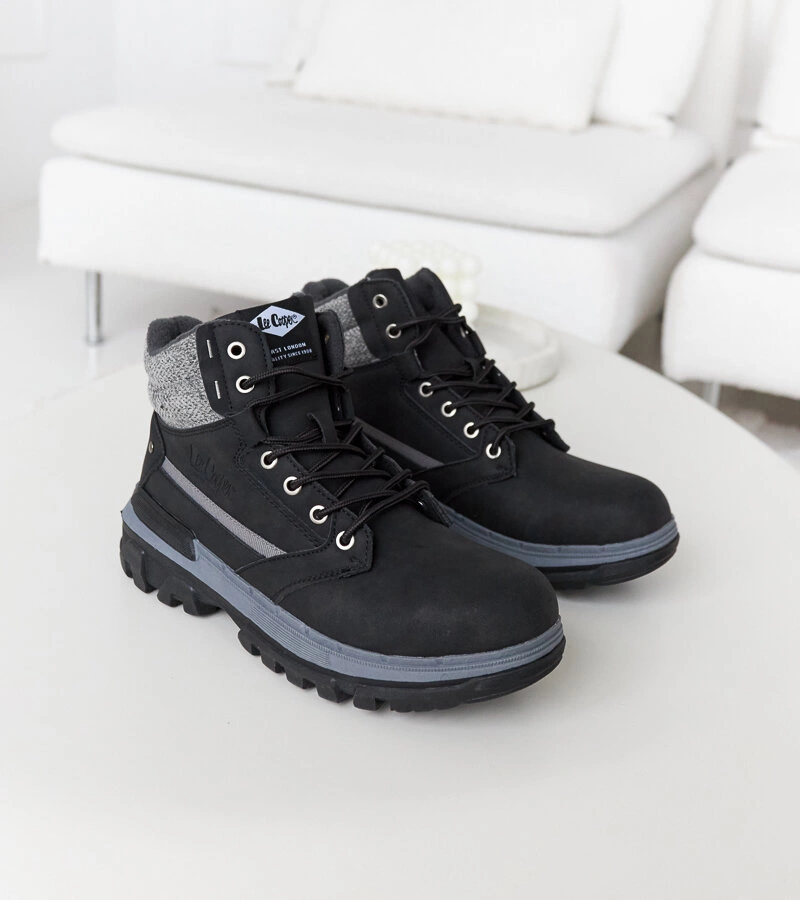 Fekete magas cipő Lee Cooper LCJ-22-01-1374L