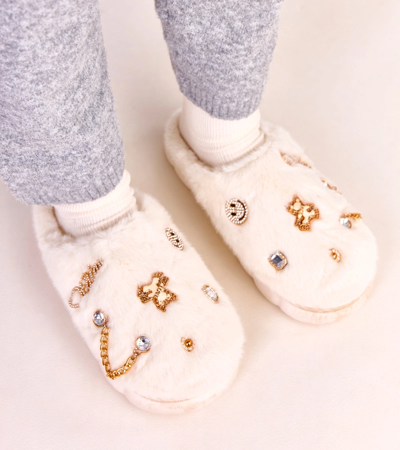 Fehér díszített Verdugo papucs