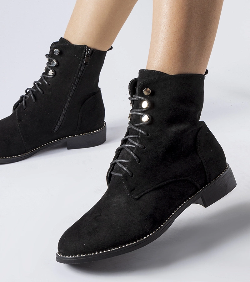 Fekete bélelt bokacsizma műszálas velúrból Carpanzano