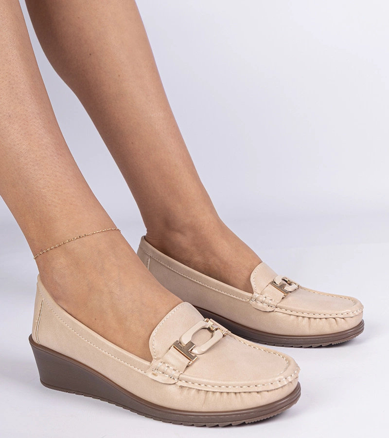 Bézs női éktalpú mokaszinok műbőrből Kappi