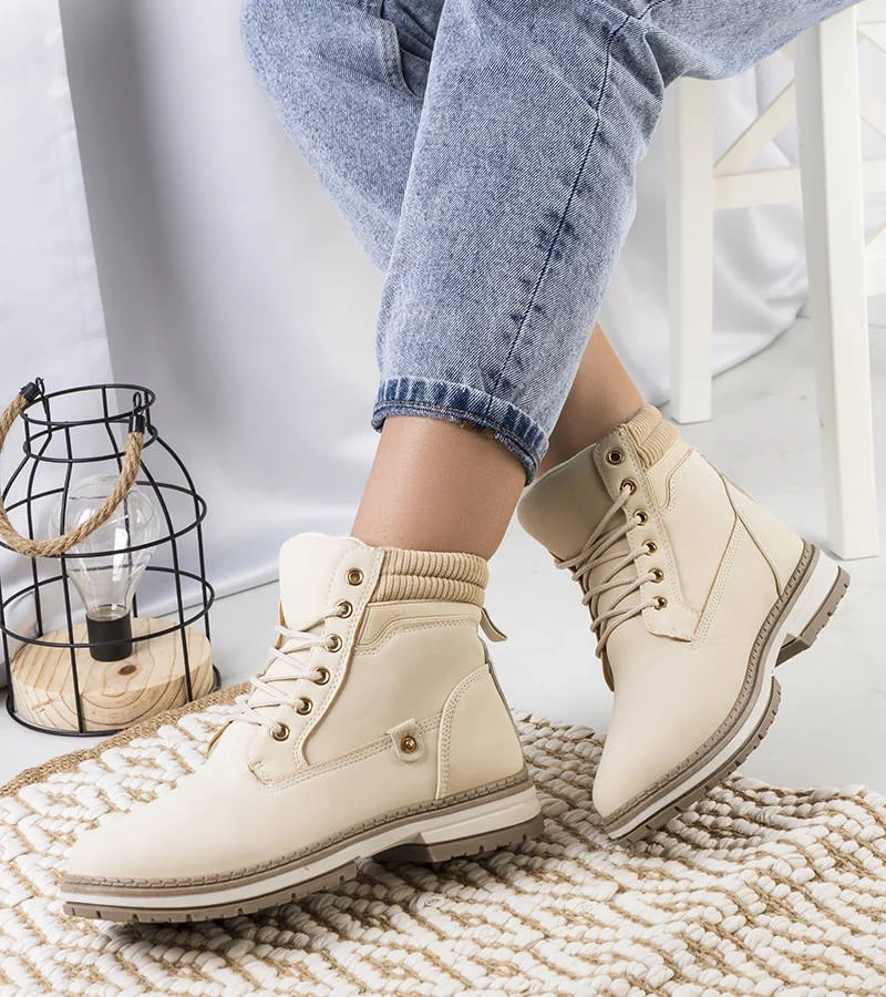 Enines női bézs bakancsok