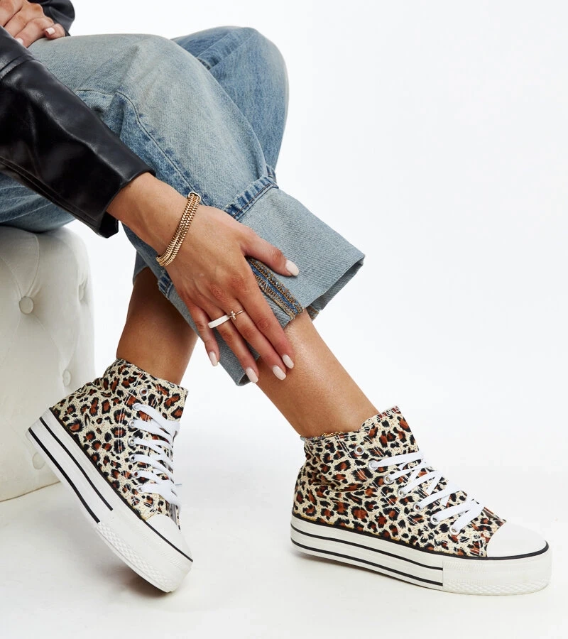 Bagy vastag talpú, párduc mintás magas tornacipő