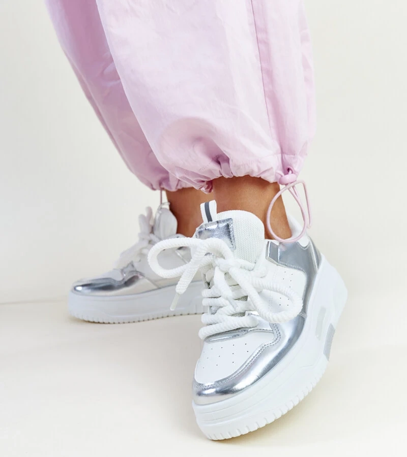 Fehér-ezüst magas platformos Lengyel edzőcipő