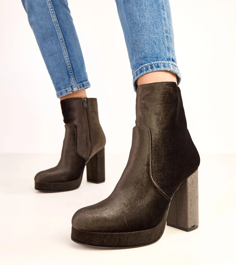 Asanda fényes, oszlopos zöld bokacsizma