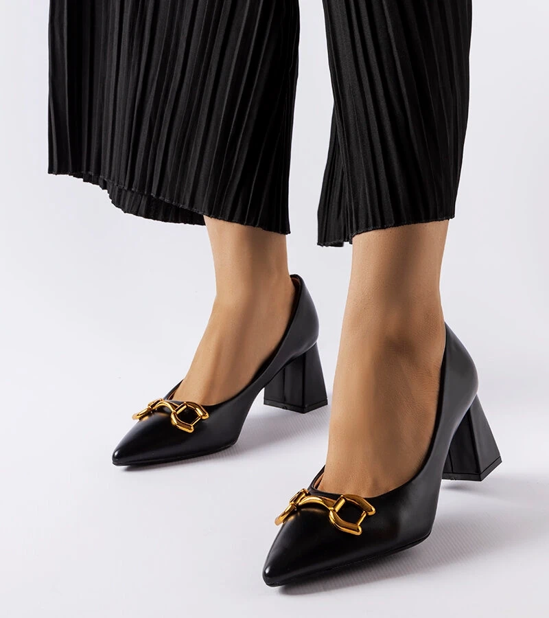 Fekete sarokcipők Toscani