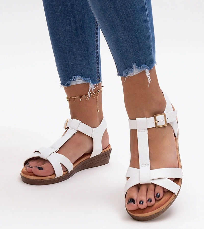 Sherine alacsony platformos fehér szandál