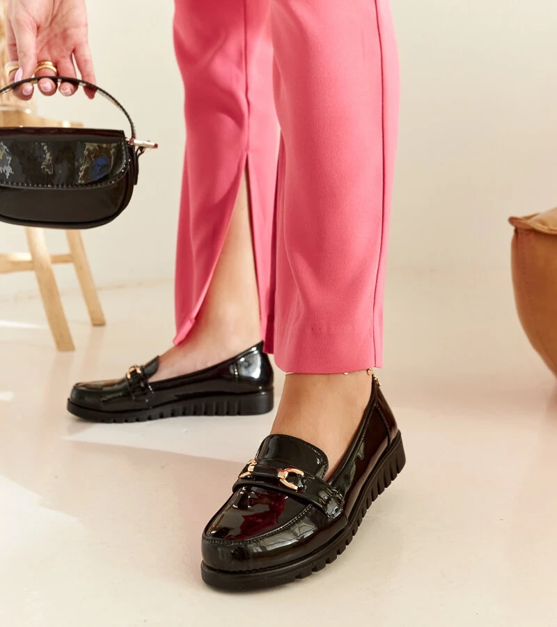 Fekete lakkozott Prussia mokaszinok