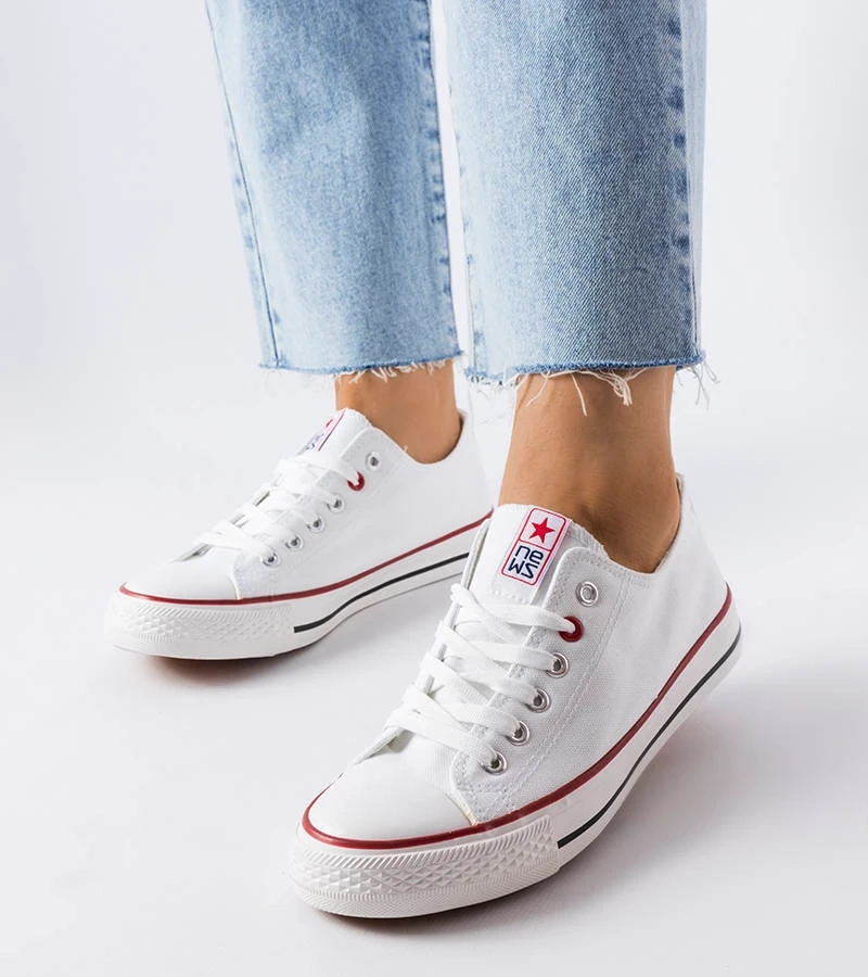 Fehér anyagból készült Catherine tornacipők