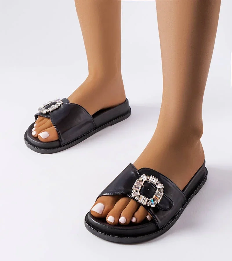 Fekete cipők cirkóniákkal díszítve Griegsvei