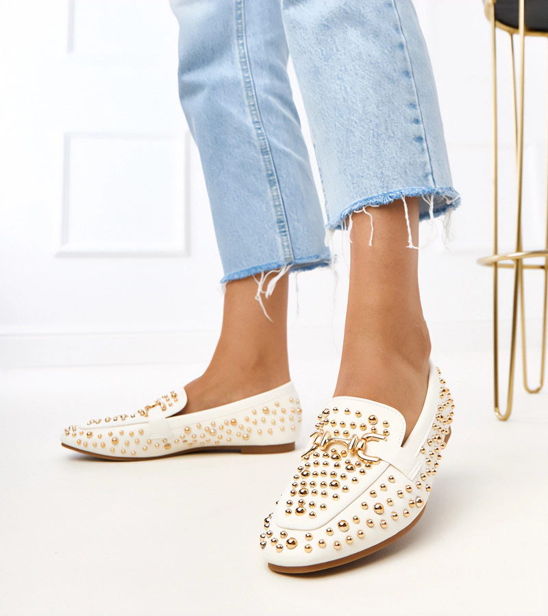 Fehér szegecses mokaszin Lea
