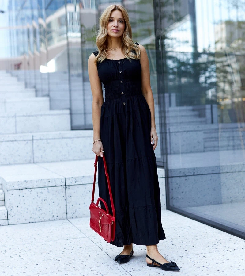 Atiye ráncolt fekete ruha