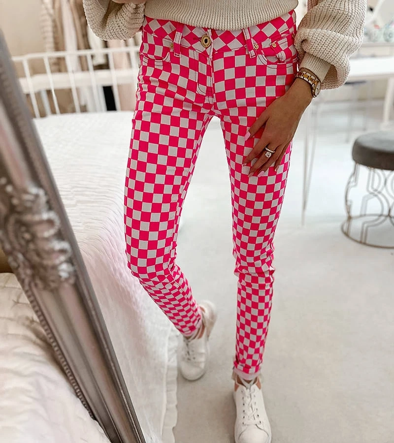 Rózsaszín kockás anyagból készült Bler nadrág