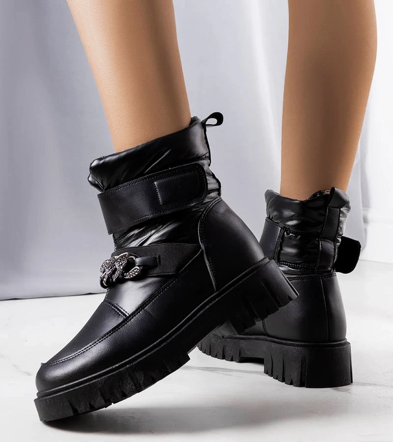 Fekete hótaposó láncos Ephraim