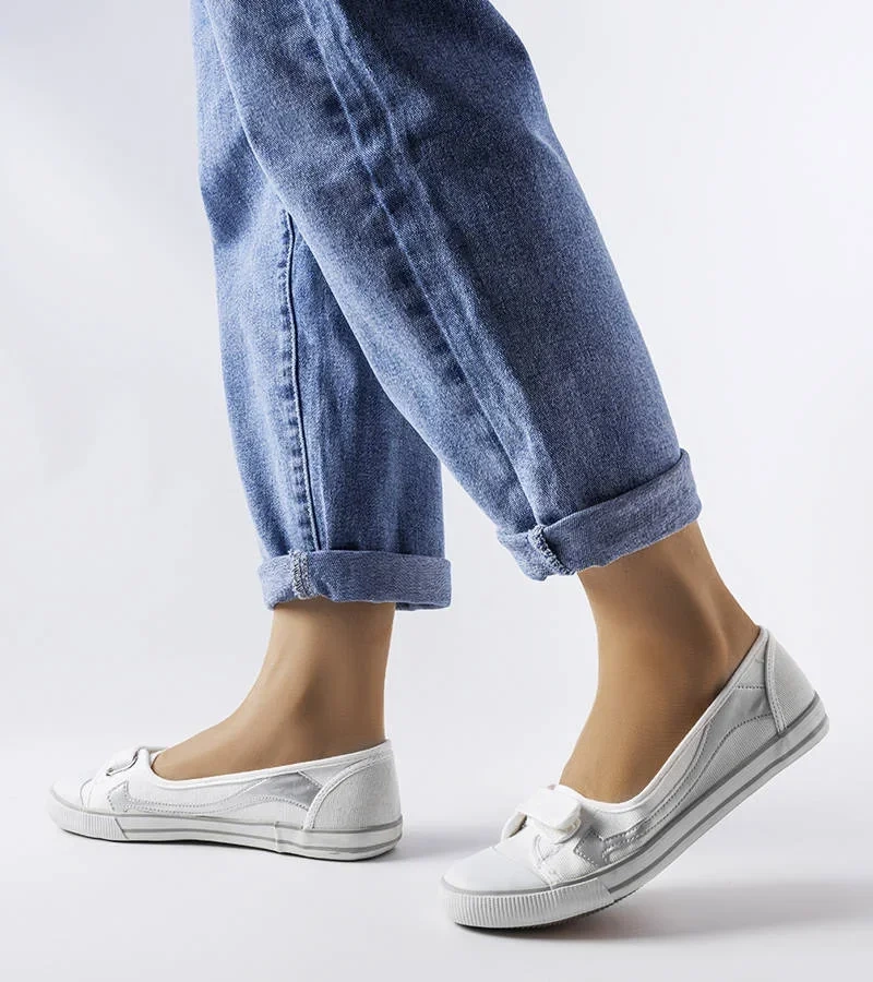 Fehér anyagból készült Winifred teniszcipők