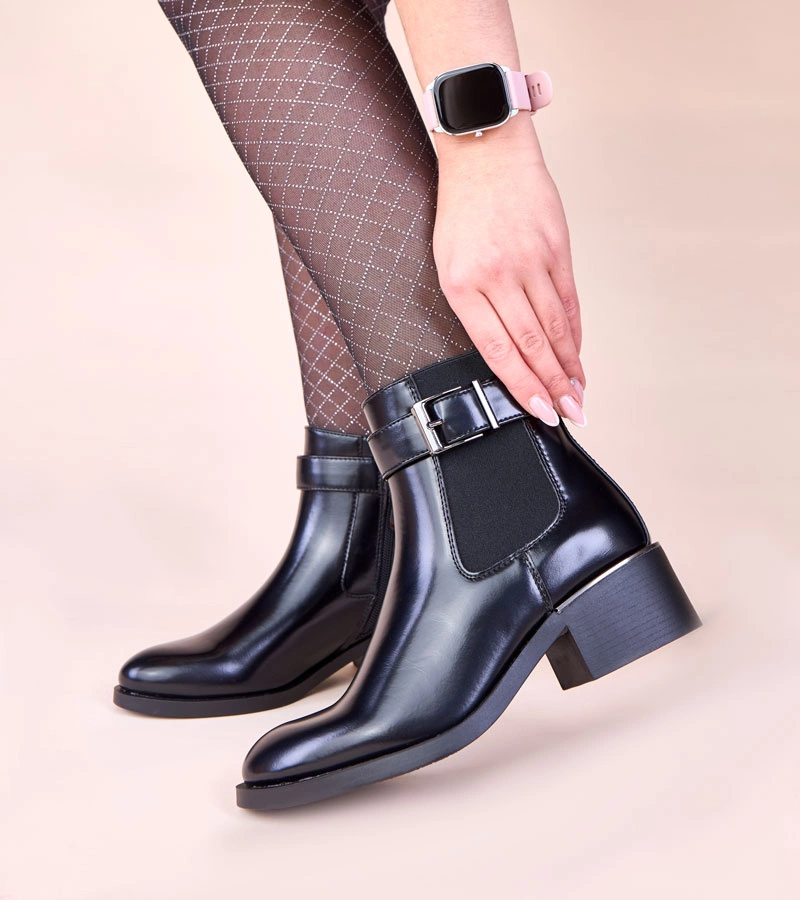 Fekete klasszikus bokacsizma lakkozott sarokkal Dalila