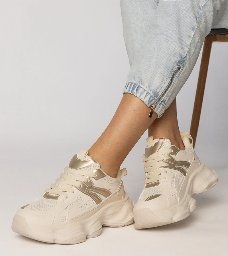 Bézs női sportos sneaker arany betéttel Sandra