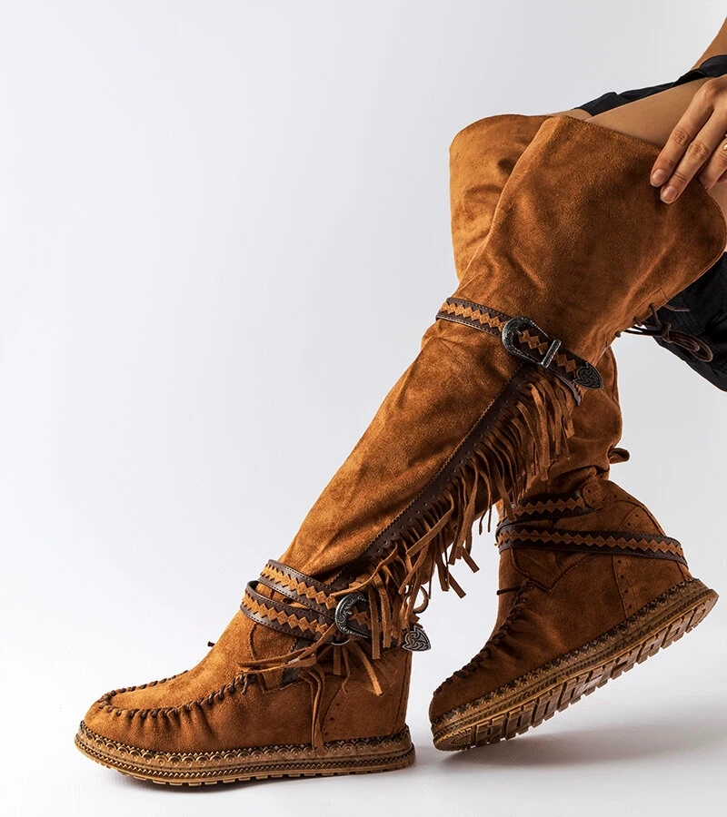 Barna platformos Novella csizma