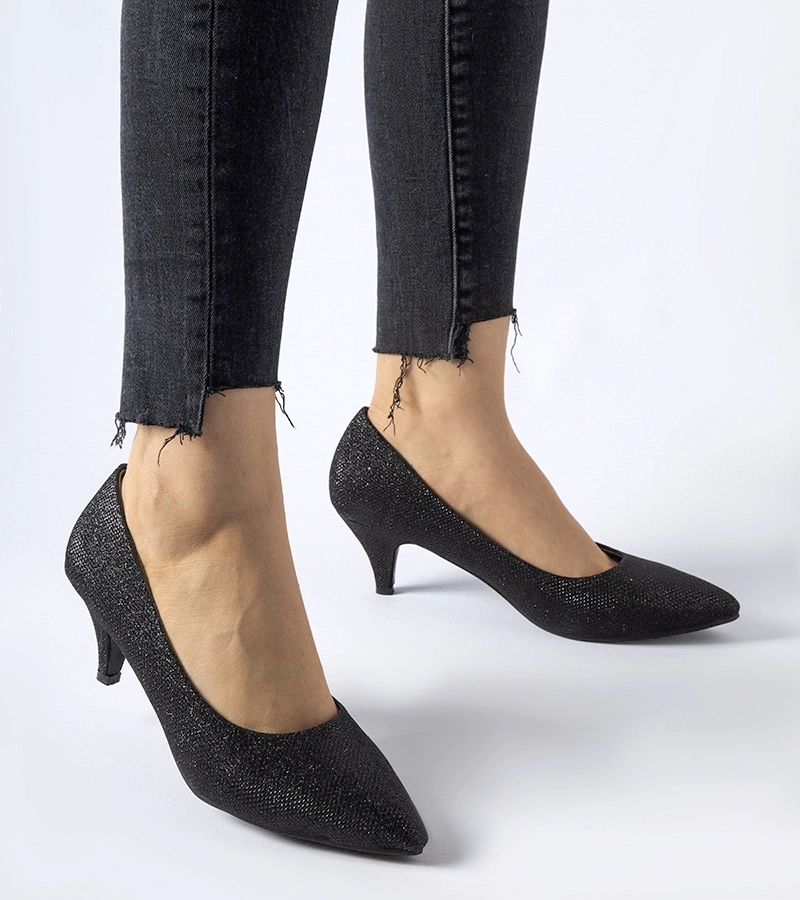 Fekete csillogó alacsony sarkú cipők Pescara