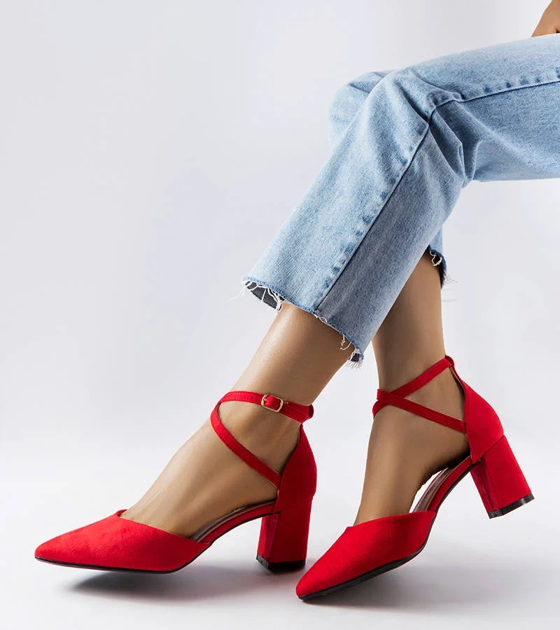 Bensalemi vörös sarokcipők