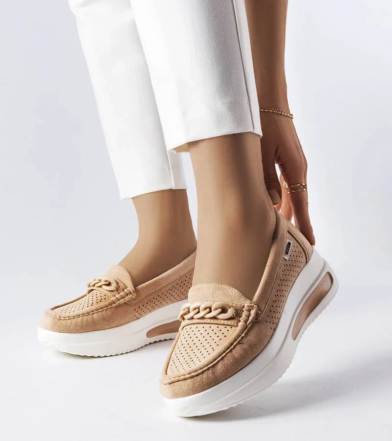 Barna láncos mokaszinok