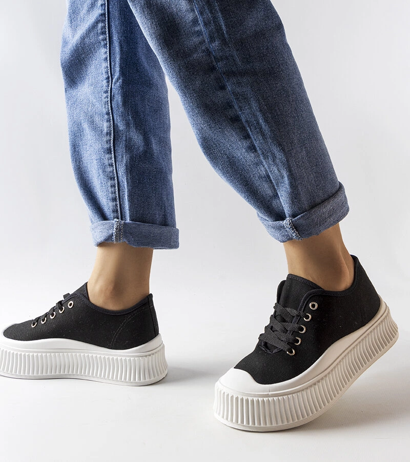 Fekete vastag talpú Wallace tornacipők