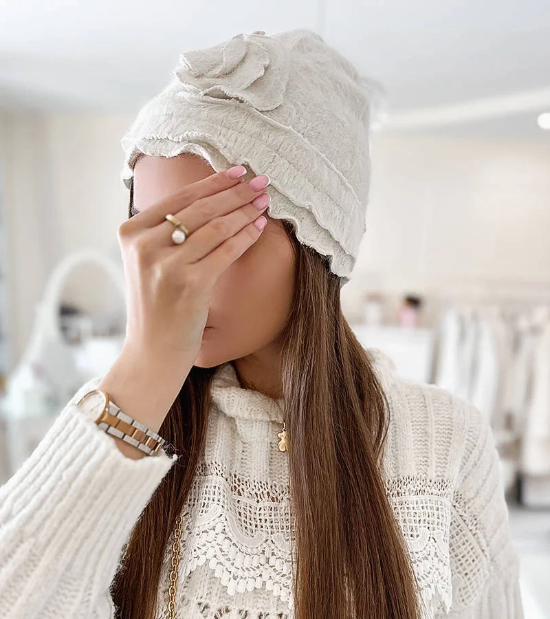 Zion bézs kalap fodrokkal