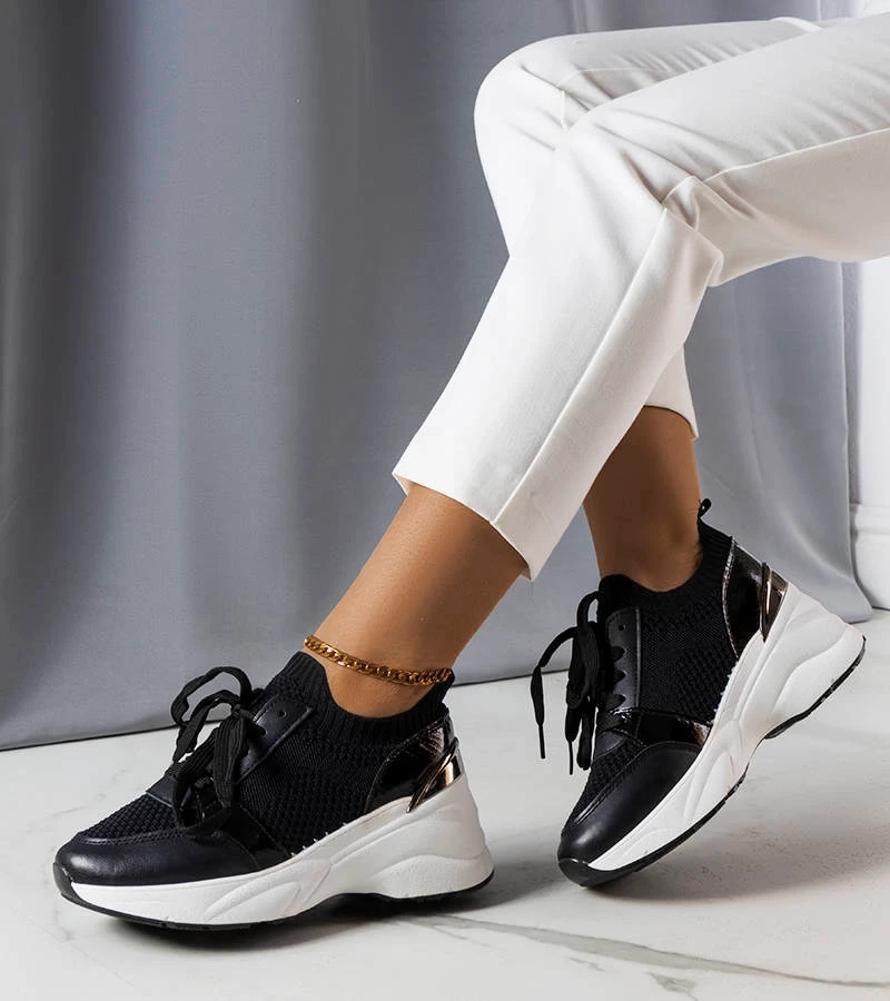 Fekete platformos tornacipők Ann