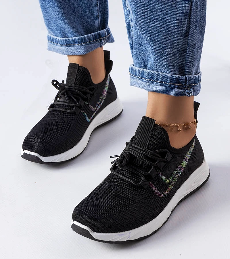 Fekete anyagból készült McKeylor tornacipők