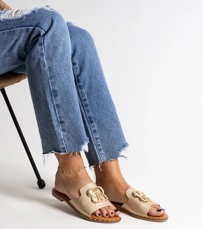 Arany papucs díszes Safi csattal