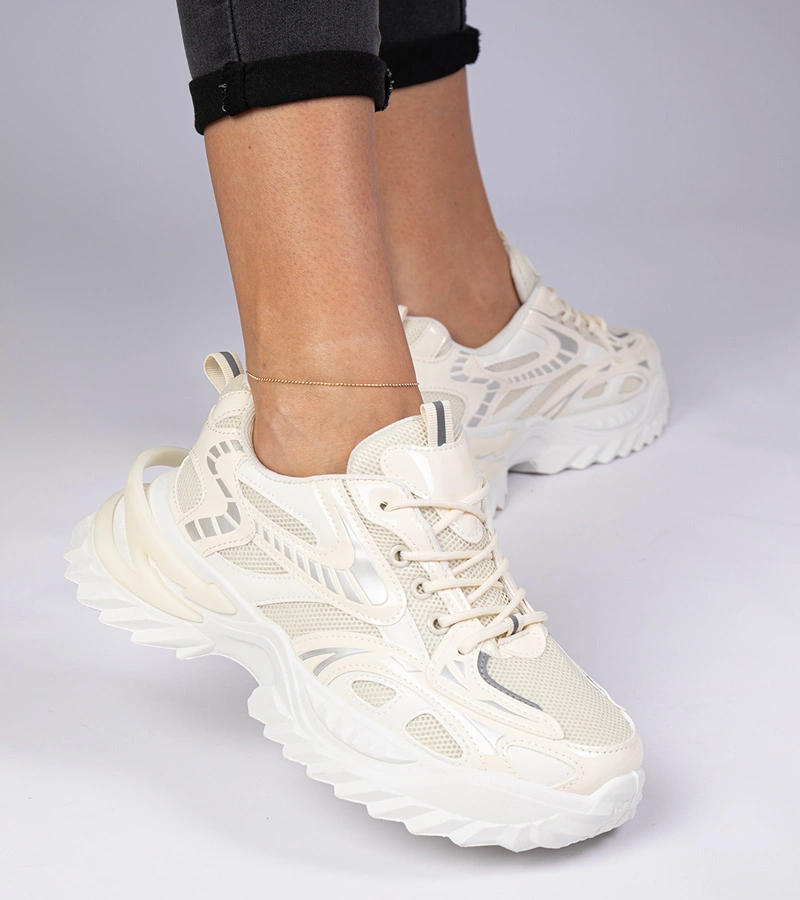 Bézs sportos tornacipők masszív talppal Lirata