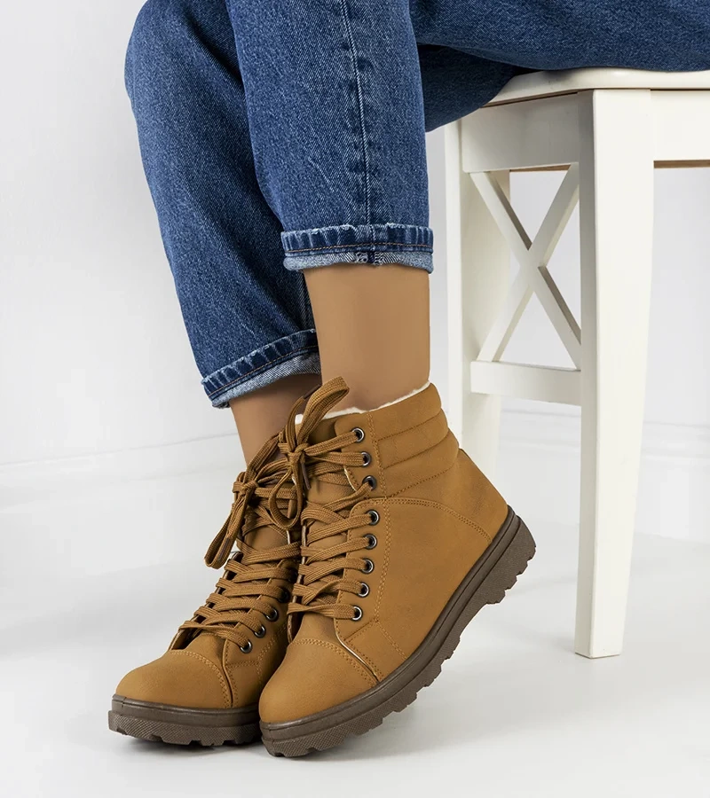 Melegített bézs bokacsizma Wilkins