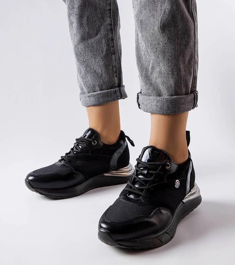 Fekete Vinceza tornacipők