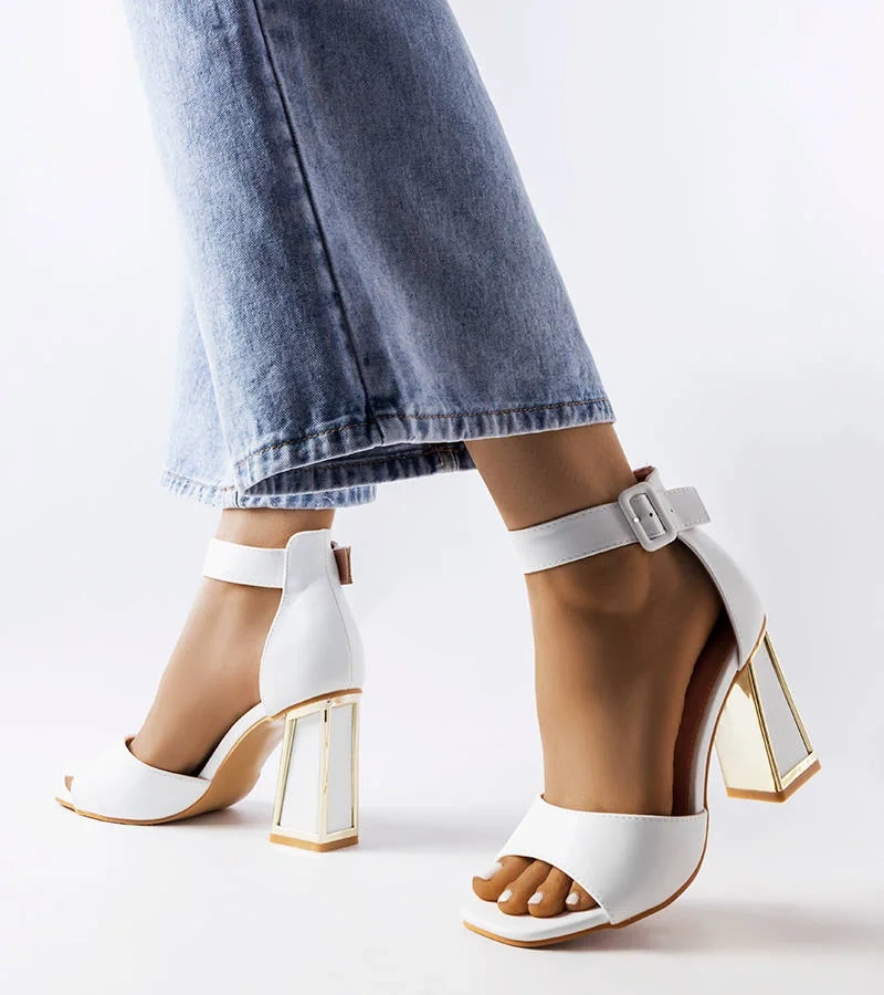 Fehér sarokszandál Marlens