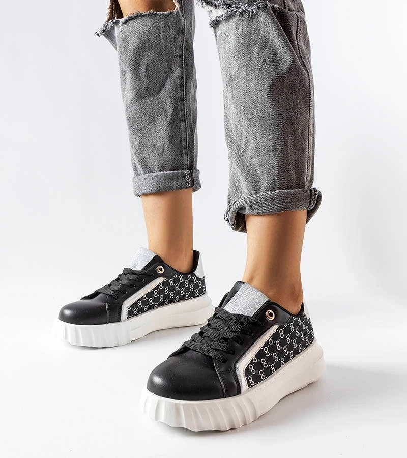 Fekete platformos sneakers Giuseppe.