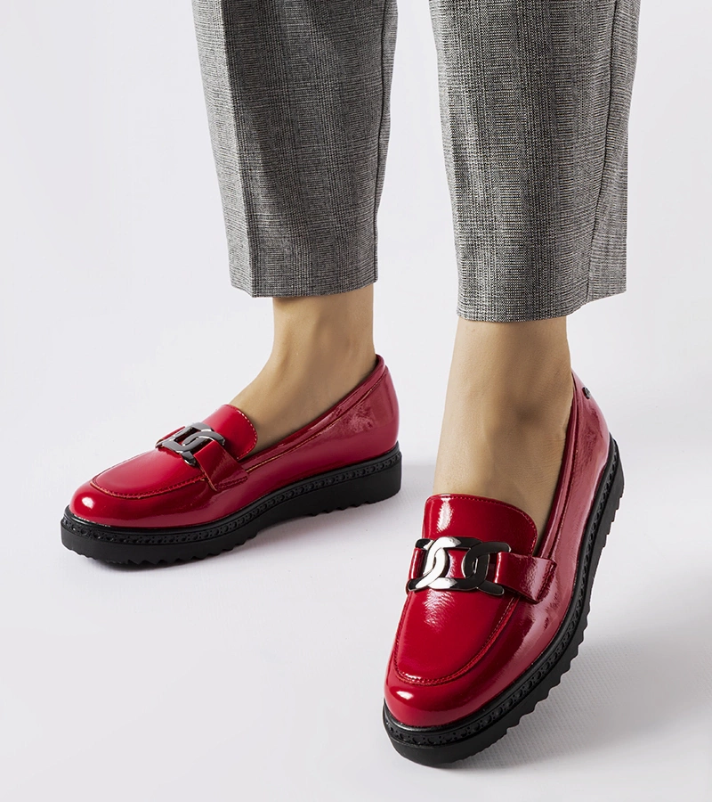 Vinceza piros lakkozott mokaszinok