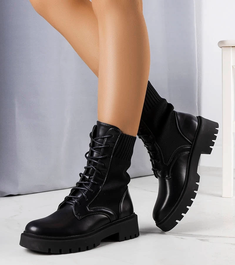 Fekete Ensley traperok