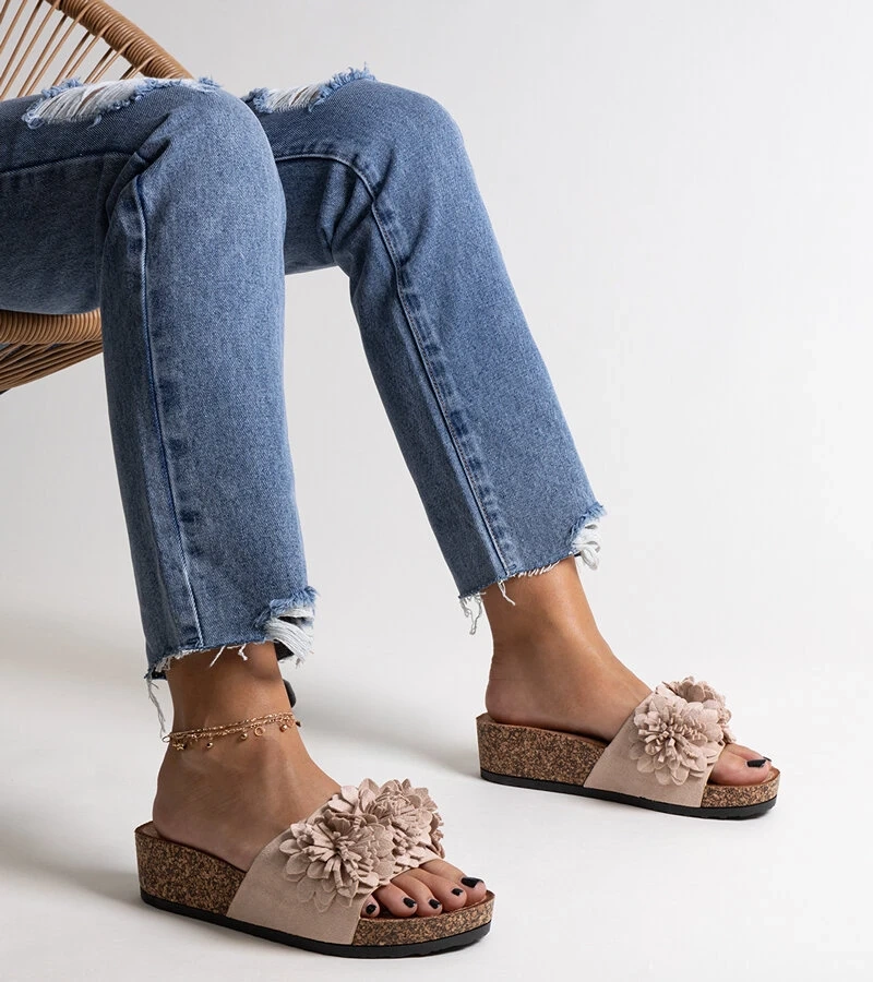 Bezszínű virágos platformos papucsok Apolonia