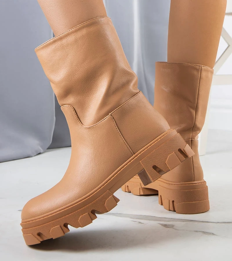 Melegített barna bokacsizma Nasidi