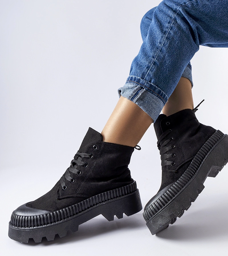 Fekete magas bokacsizma Aida