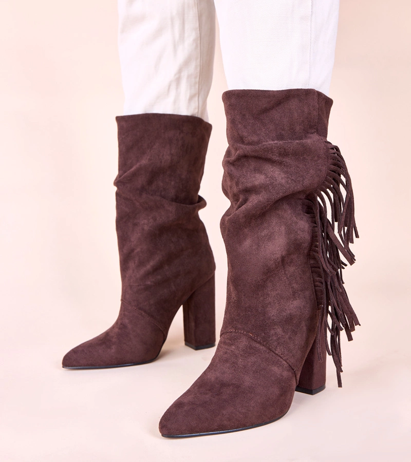 Barna belebújós, rojtos, vastag sarkú bokacsizma Briena