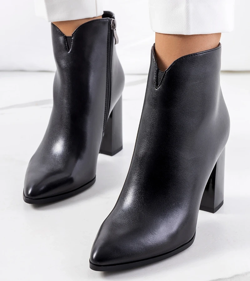 Fekete bokacsizma Ezinet