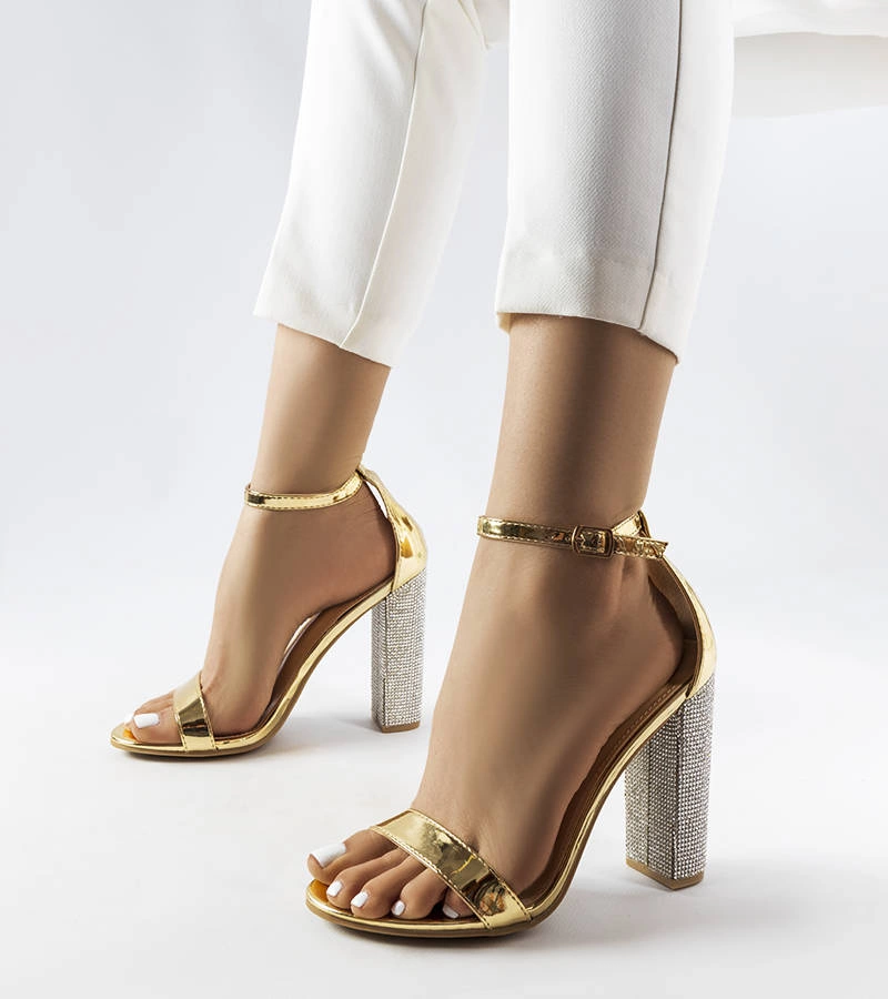 Arany díszes sarokszandál Rette