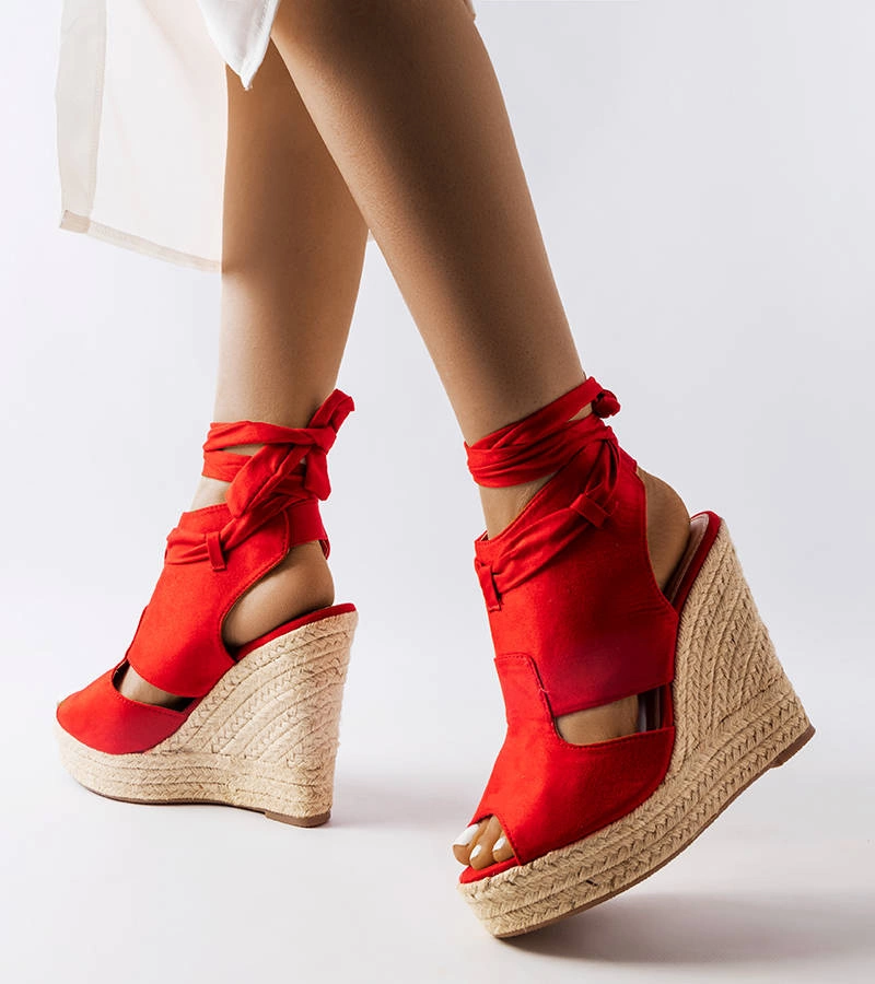 Piros korkcipő Baader