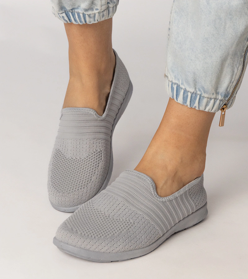 Szürke női tornacipő Saris