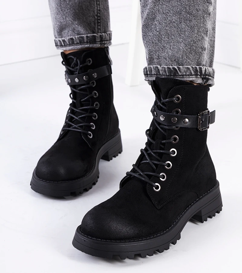 Fekete trapper Narnclaedra