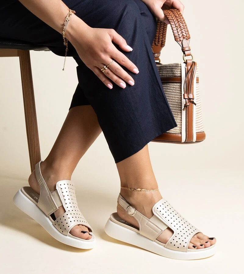 Imogene arany szandál nyírott felsőrésszel