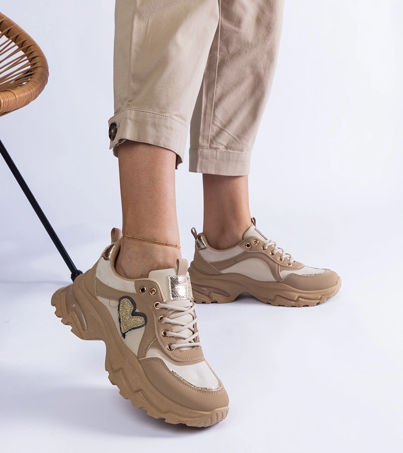 Martineza szívecskés platformos barna tornacipő